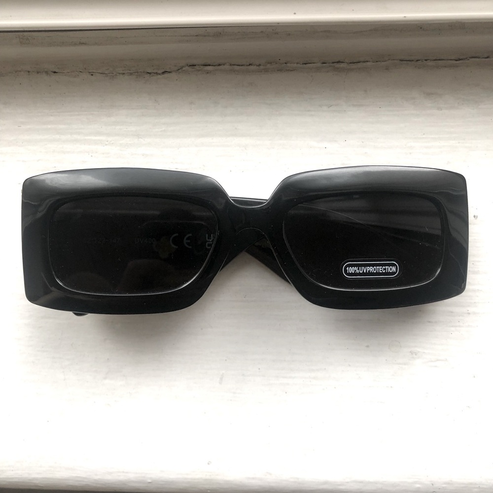 Black Rectangular Sunglasses